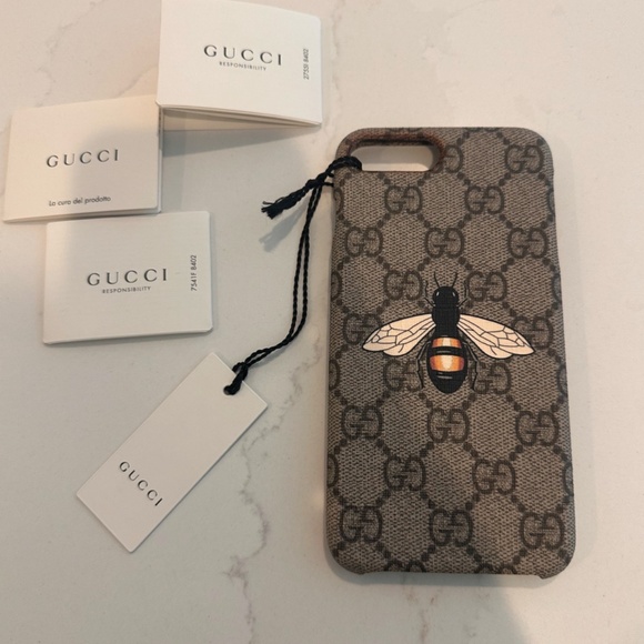 GUCCI GG Supreme Bee Phone Case iPhone 7 and iPhone 8 - BRAND NEW WITH TAGS - Picture 3 of 6